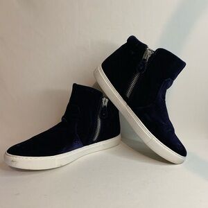 Gentle Souls by Kenneth Cole Dark Blue Velvet Ankle Booties Women's 9.5M